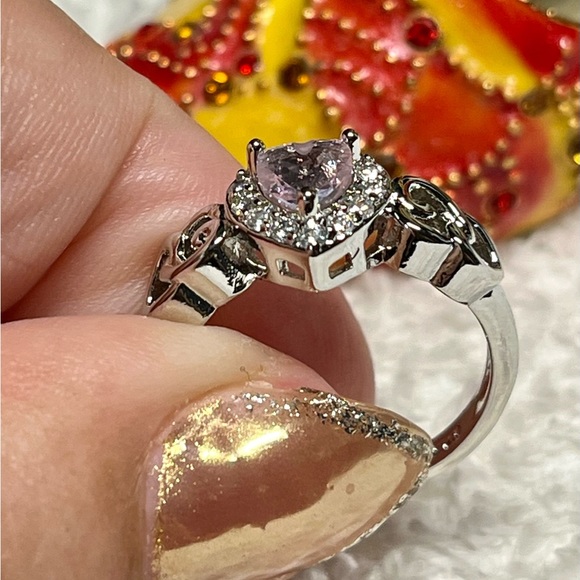 Size 7 Sterling and pink heart 🩷 rhinestone ring NWOT-cute - Picture 5 of 7